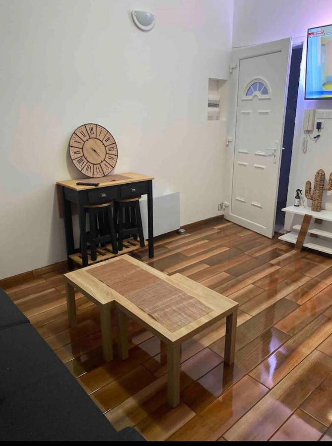 Studio Meuble Tout Equipe!! Boujan-sur-Libron Екстериор снимка
